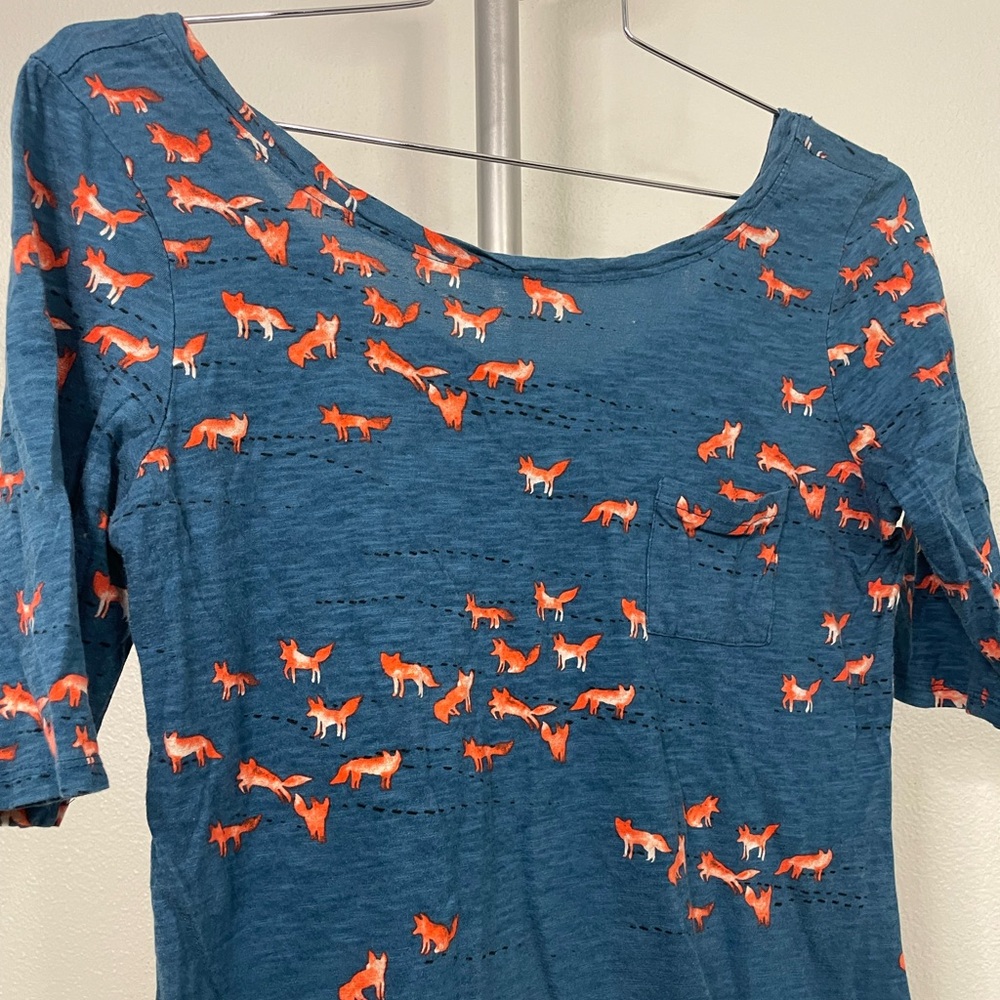 Anthropologie 1/2 sleeve scoop neck blue top w/ orange fox pattern sz XL - Picture 3 of 10